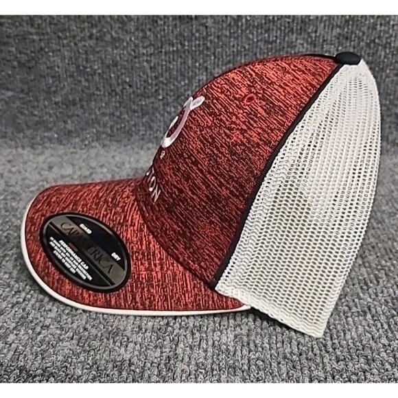 Peloton NWT Baseball Cap Hat Mesh Adjustable UV 50+ Sun Protection Quick Dry - Picture 2 of 7